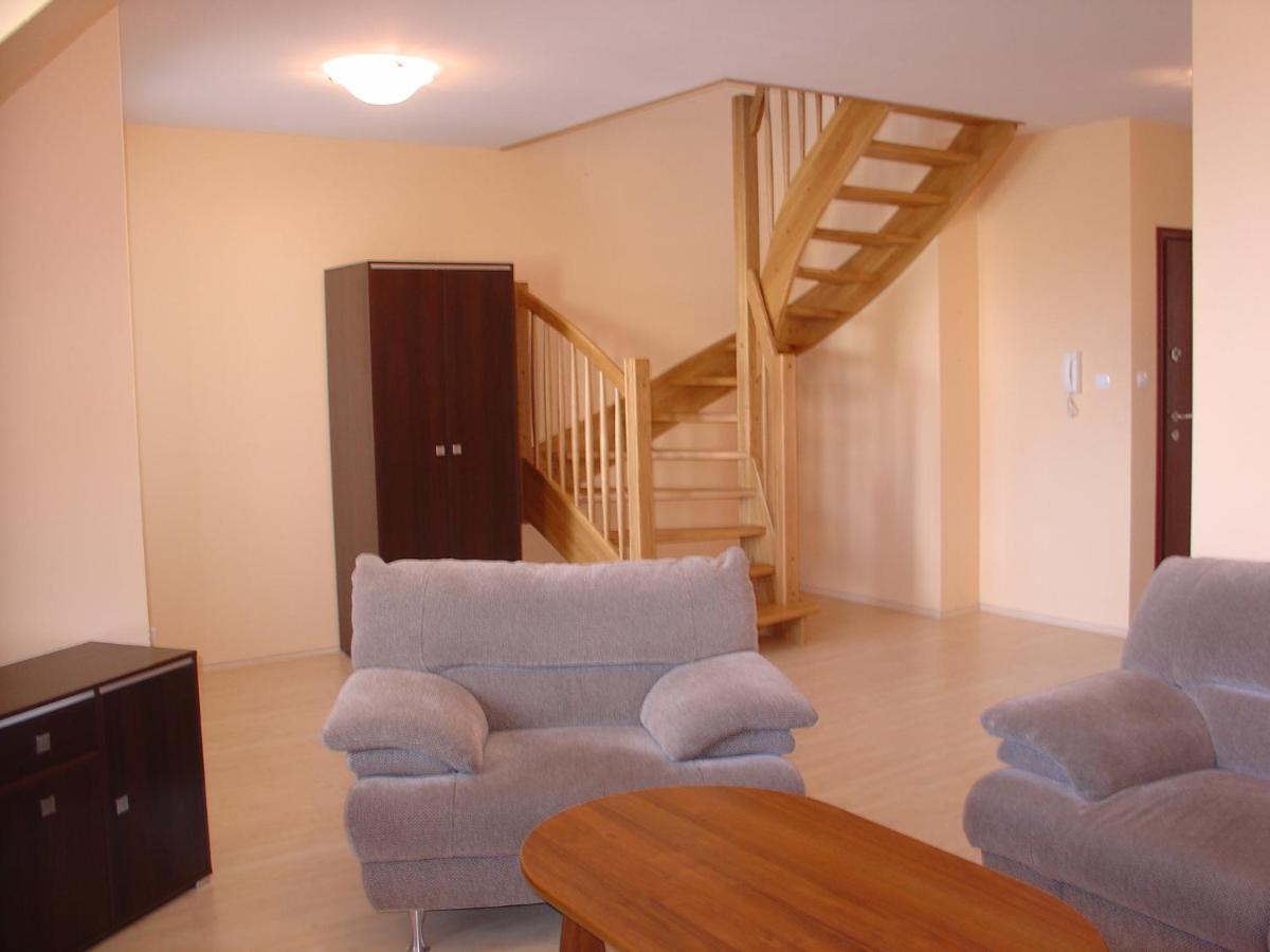 Apartment Staromlynska *