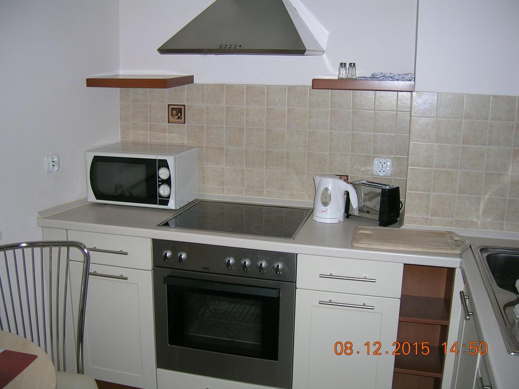 Apartment Staromlynska *